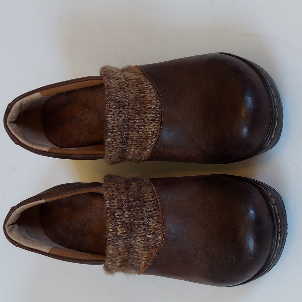 b o c VERY LIGHTLY WORN Size 8 Clogs LEATHER